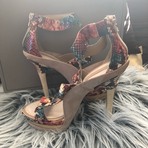 Never Worn Brand New BCBG Platform Sandals - Picture 1 of 8